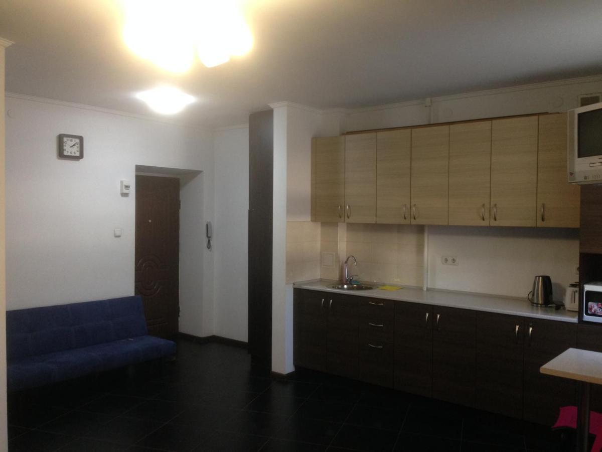 Suite On Railway Station Ivano-Frankivs'k Exterior photo